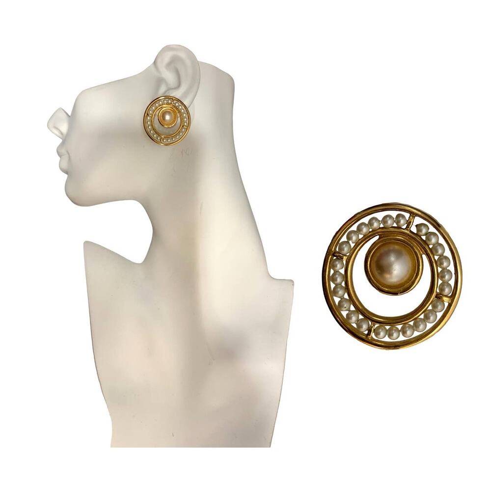 Vintage Napier Gold Large Circle Pearl Earrings w Pearl Center | Pierced